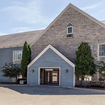 Hotel Baymont By Wyndham Mequon Milwaukee Area Esterno foto