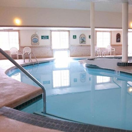 Hotel Baymont By Wyndham Mequon Milwaukee Area Esterno foto