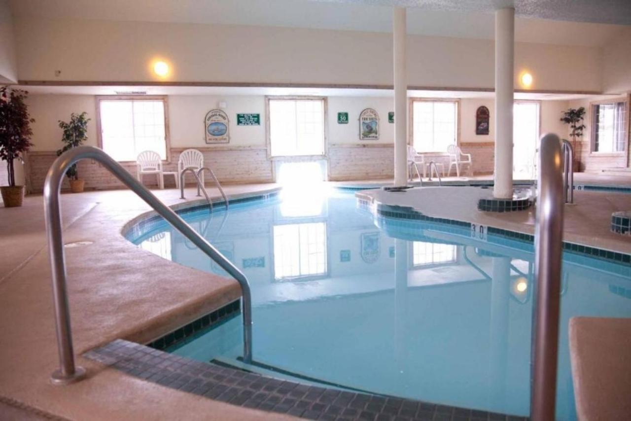 Hotel Baymont By Wyndham Mequon Milwaukee Area Esterno foto