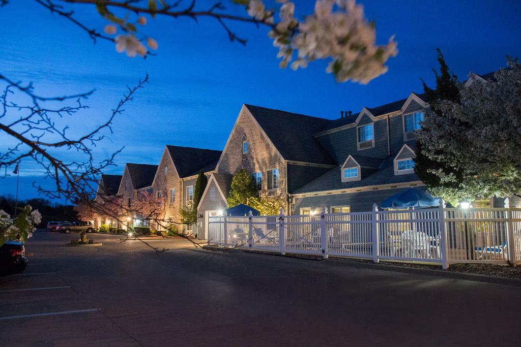 Hotel Baymont By Wyndham Mequon Milwaukee Area Esterno foto