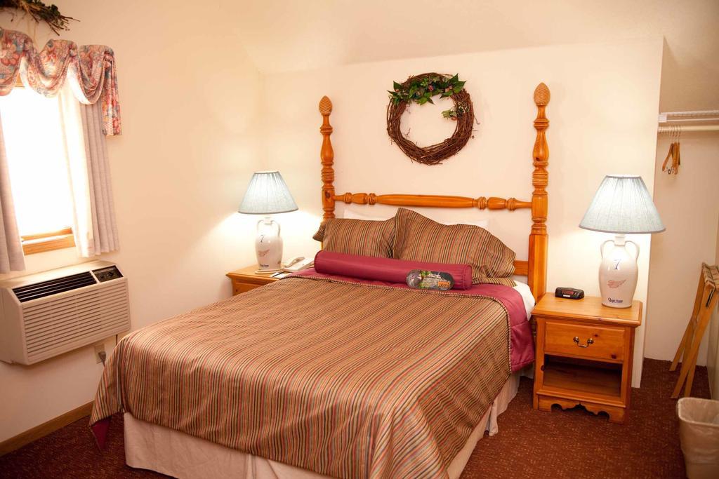 Hotel Baymont By Wyndham Mequon Milwaukee Area Esterno foto