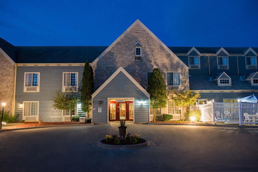 Hotel Baymont By Wyndham Mequon Milwaukee Area Esterno foto